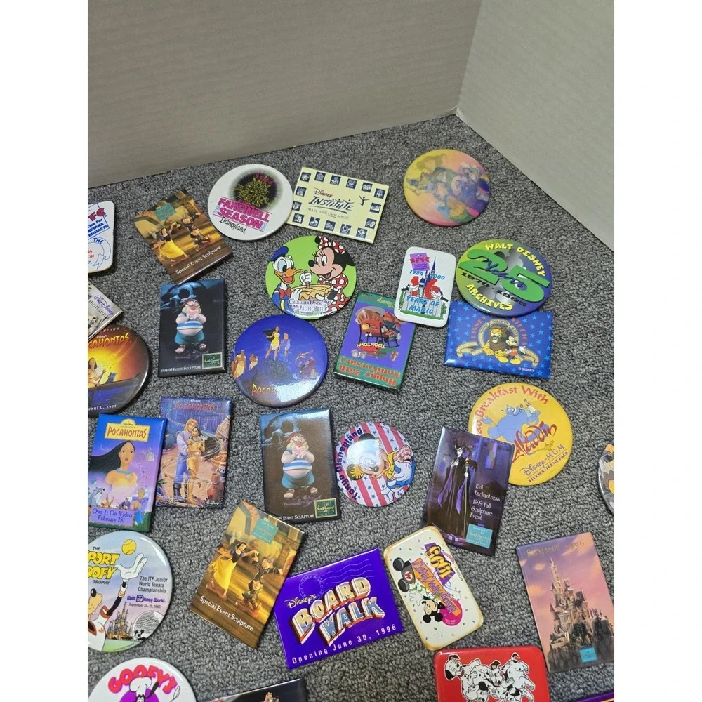 Drunk Drawer Lot 43 Of Vintage Disney Pinbacks